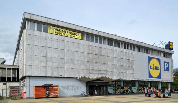 Očkovací místo bez nutnosti registrace začne od pondělí fungovat v bývalém plzeňském obchoďáku Prior