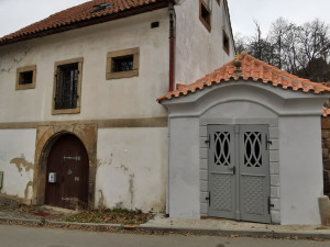 Barokní kaplička v Plzni na Roudné prošla rekonstrukcí, z nenápadné památky je skvost