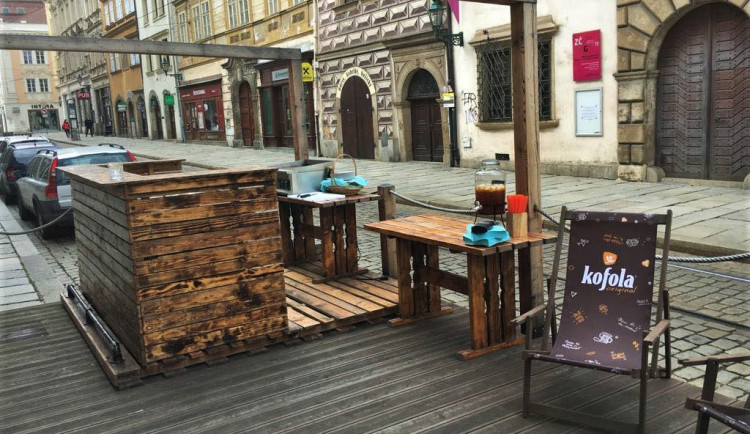 Majitel baru chce podpořit prodejce ze zrušených trhů, zdarma jim nabízí k využití venkovní předzahrádku