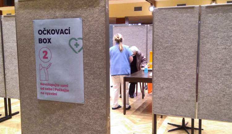 Zájem roste, očkovací místo se v Klatovech vrací od 7. prosince do kulturního domu