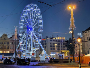 Organizátoři už definitivně odpískali vzkříšení Adventních trhů v Plzni, zůstane jen vyhlídkové kolo