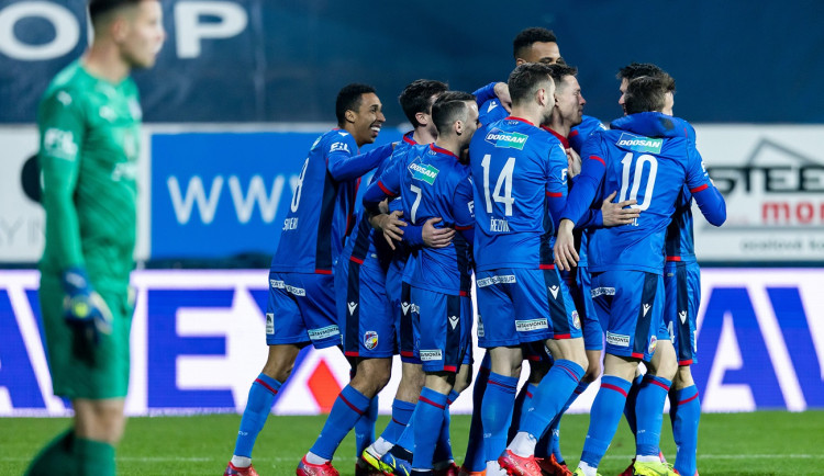 Viktoriáni porazili Slovácko 2:1 a dál ztrácejí na Slavii tři body