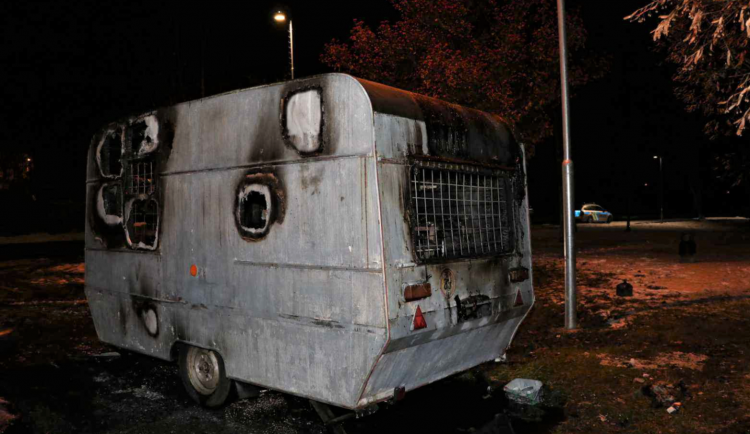 Karavan požár zcela zničil