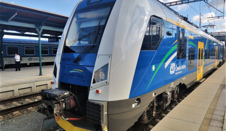 Začíná platit nový jízdní řád na železnici. Vlaky v Plzeňském kraji vlaky ujedou příští rok více kilometrů