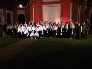 Videklip k nové vánoční písni natáčela Bára Basiková v barokním skvostu na severním Plzeňsku společně s Andílky