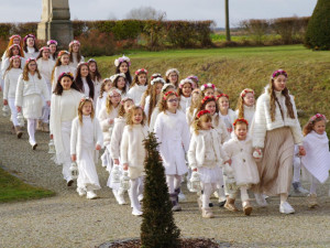 Videklip k nové vánoční písni natáčela Bára Basiková v barokním skvostu na severním Plzeňsku společně s Andílky