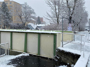 Mostovka je v havarijním stavu, přes frekventovanou lávku v Rokycanech už lidé nepřejdou