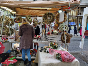 Částečně nám to zachrání živobytí, radují se trhovci, kteří směli otevřít své stánky U Branky