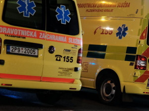 Tramvaj na Borech srazila chodce, zraněný muž je ve vážném stavu