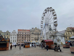 Většina stánků už zmizela z plzeňského náměstí Republiky