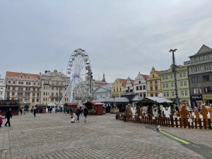 Většina stánků už zmizela z plzeňského náměstí Republiky