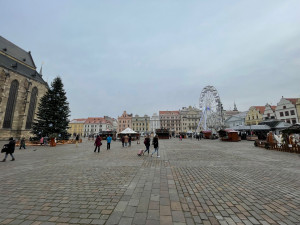 Většina stánků už zmizela z plzeňského náměstí Republiky