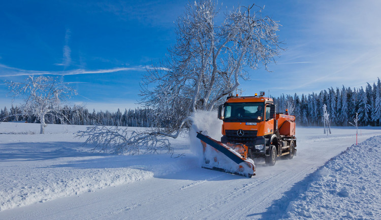 Krajští silničáři zajišťují v Plzeňském kraji zimní údržbu na 5032 kilometrech silnic se 123 sypači