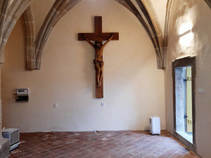 Problémy s podlahou i následky požáru, pomoc s rekonstrukcí kostela nabídli také farníci