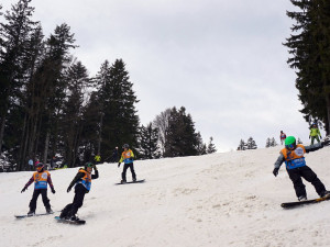 Přes oblevu a déšť se v západočeské části Šumavy dá stále lyžovat