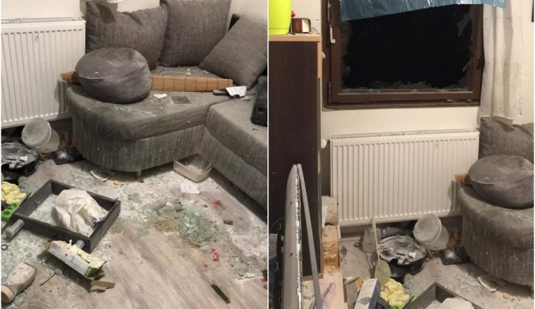 Dva opilci omylem odpálil ohňostroj v obýváku, jiného muže zase zranila petarda v obličeji