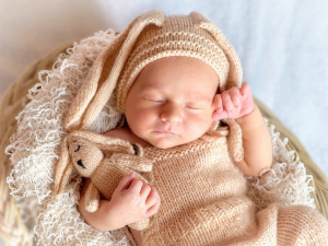 Mezi 5734 dětmi narozenými loni v Plzeňském kraji jsou i Abigail, Médea, Elfrída, Vanilla, Elliot, Fayel a Bonifác