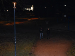 Lidem na cestu posvítí nové inteligentní lampy, umí měnit intenzitu světla a šetří energií