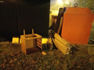 Popeláři odvezli po svátcích až dvojnásobek odpadu, veřejné skládky jsou však celoroční problém