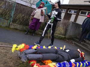 Chodskými vesnicemi by měly po loňské pauze opět projít masopustní průvody