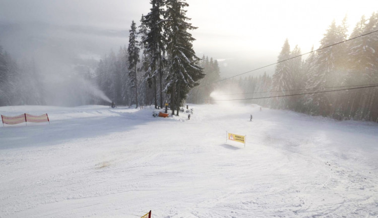 Na sjezdovkách Ski&Bike Špičák leží až 70 cm sněhu