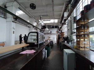 Oblíbená kavárna v industriálním areálu DEPO2015 mění design, jméno i celkový koncept