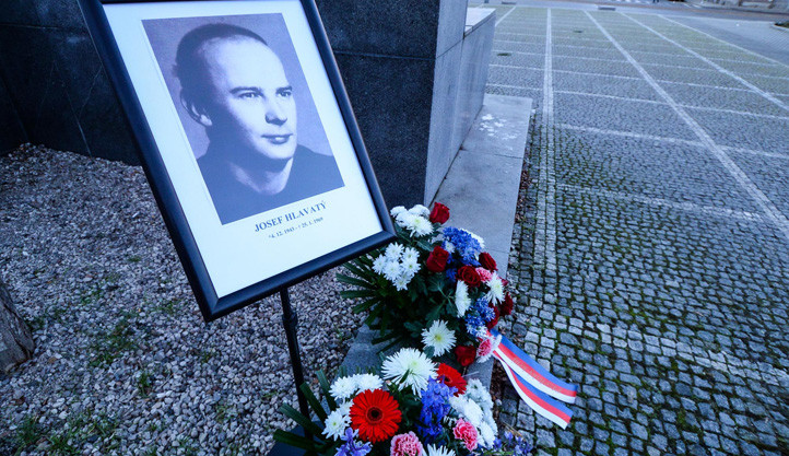 Před 53 se v Plzni pokusil upálit mladý dělník z pivovaru Josef Hlavatý, zraněním později podlehl