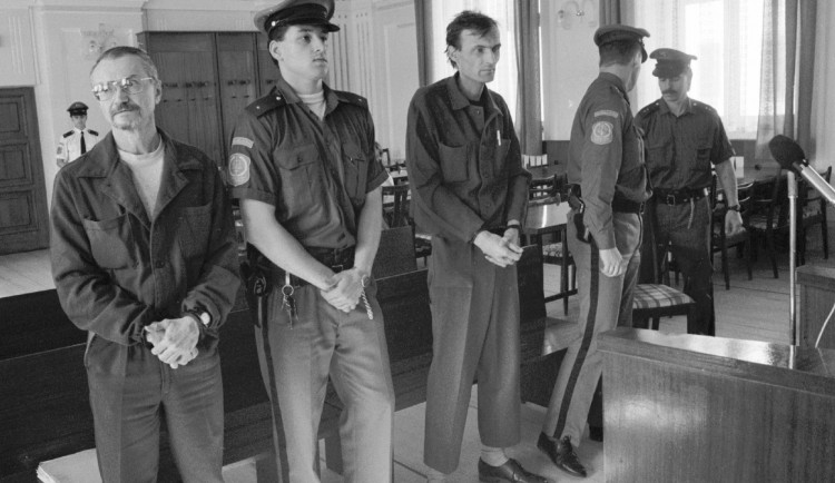 Michel Kutílek a Josef Kott u soudu v roce 1994, foto: ČTK/Vítek Vladislav