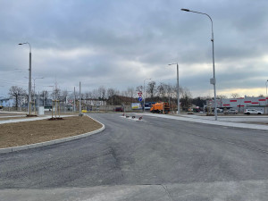 Nové parkoviště P+R pro 318 vozů už funguje v Plzni u terminálu Bory, až do března bude zdarma