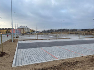 Nové parkoviště P+R pro 318 vozů už funguje v Plzni u terminálu Bory, až do března bude zdarma