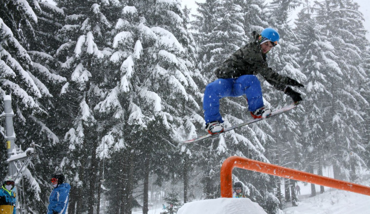 O víkendu už bude ve Ski&Bike Špičák otevřený i snowpark