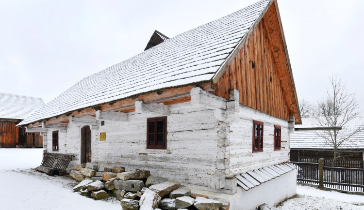 Ve skanzenu v Chanovicích je 20 objektů lidové architektury z Pošumaví
