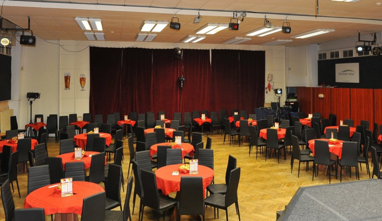 Mohou hrát, ale nemají pro koho. Soukromé plzeňské divadlo na čas zavírá své brány