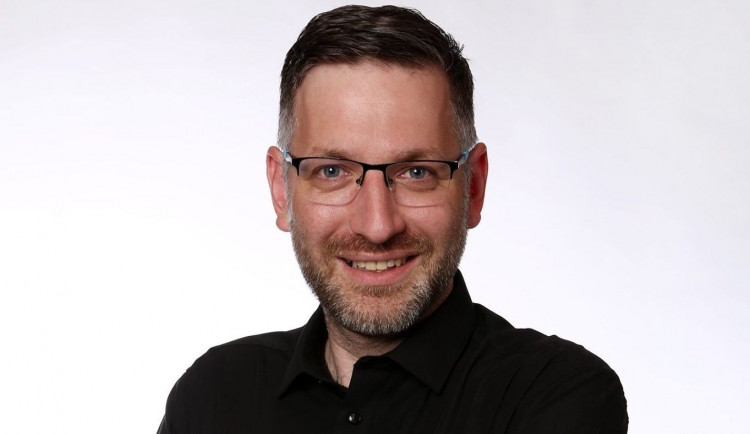 Padla devítičlenná Rada Plzeňského kraje na návrh opozičního ANO, novým hejtmanem je Pirát Rudolf Špoták