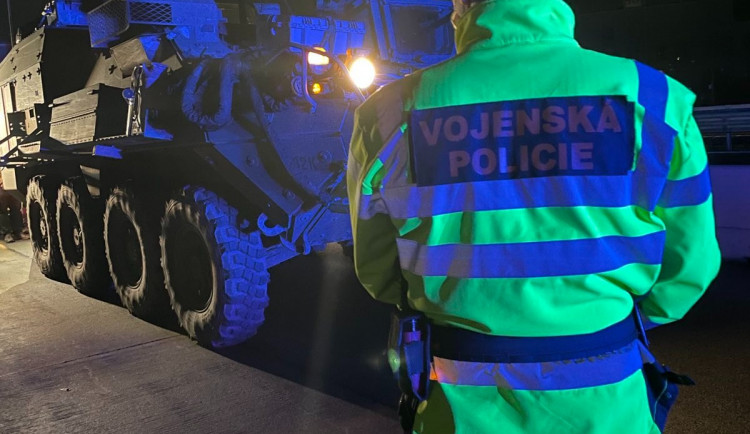 První vozy amerického konvoje jsou v ČR, jedou na cvičení na Slovensko