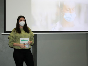 Studentka FZS a jedna z aktérek knihy