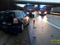 Nehoda tří aut ochromila provoz na dálnici D5 ve směru na Rozvadov