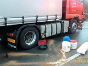 Nehoda tří aut ochromila provoz na dálnici D5 ve směru na Rozvadov