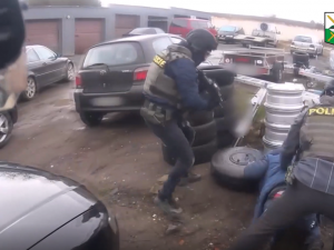 Zatýkání členů gangu