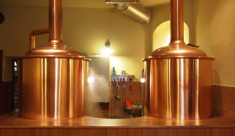 Plzeňská firma staví minipivovary doma i ve světě