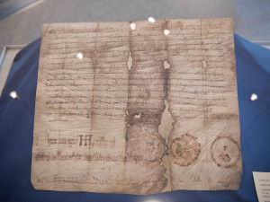 Originál listiny z roku 994 spatří lidé na pouhé dva dny, podle legendy ji přinesl na Rokycansko voják v botě