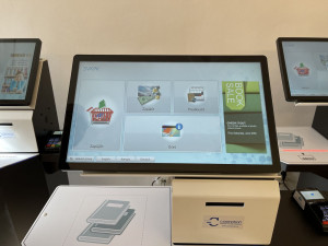 Vypůjčování i vracení knih obstarají ve vědecké knihovně Plzeňského kraje výdejní a návratové automaty