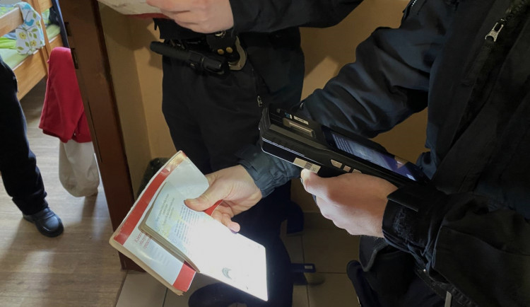 Policie podnikla velkou kontrolní akci zaměřenou na dodržování pobytového režimu cizinců