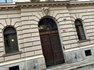 Krajský soud v Plzni rozhodl o trestu za násilné vystěhování chartistů do zahraničí v rámci akce Asanace