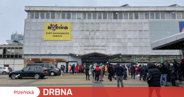Innerhalb von 24 Stunden wurden 600 Kriegsflüchtlinge aus der Ukraine im Pilsner Hilfszentrum registriert Company News Plzeňská Drbna