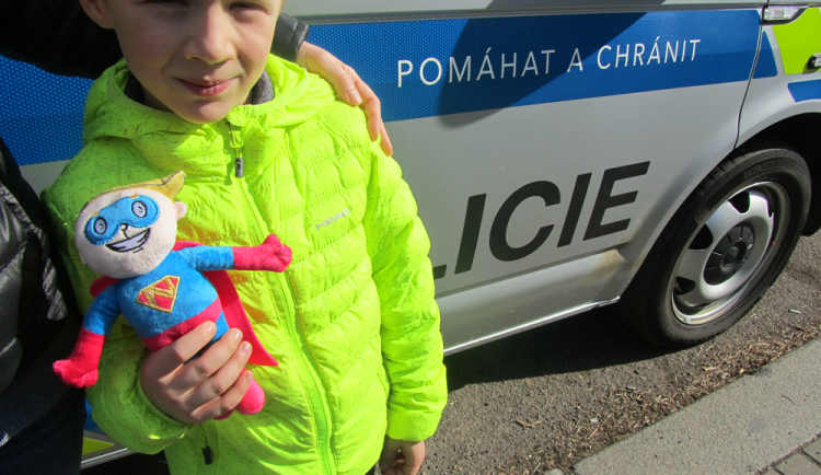 size3-16475050221711-60-superhrdina-nehodacek-pomuze-v-krizovych-situacich