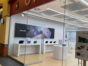 Prémiový prodejce Apple iWant představuje novou podobu prodejny v Plzni