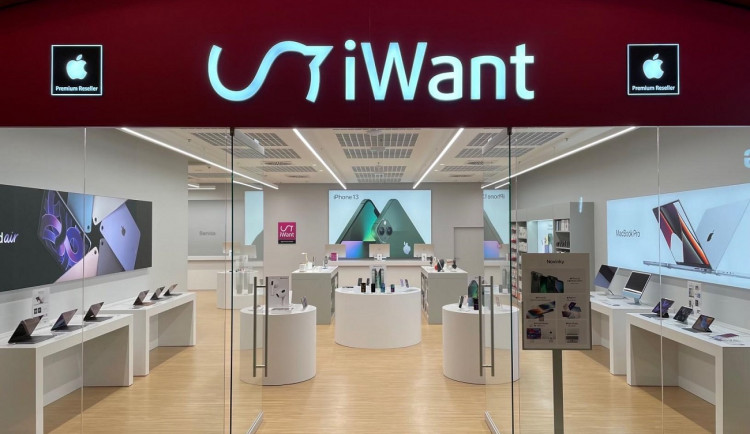 Prémiový prodejce Apple iWant představuje novou podobu prodejny v Plzni