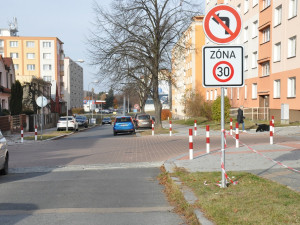 Stezka pro pěší i cyklisty a parkoviště K+R vzniká v plzeňské městské části Doubravka