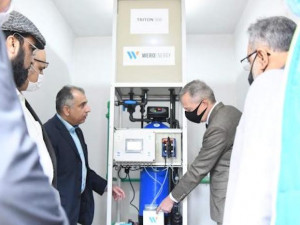 Česká úpravna vody slouží tisícům Pákistánců. Místní nemocnici ji věnovala firma z Prahy